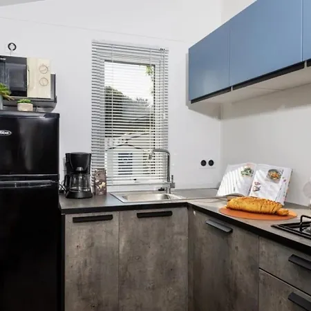 Zecamping 4 Etoiles Anime Piscine Couverte 1km Fitness Mobil-home Tv אתר קמפינג