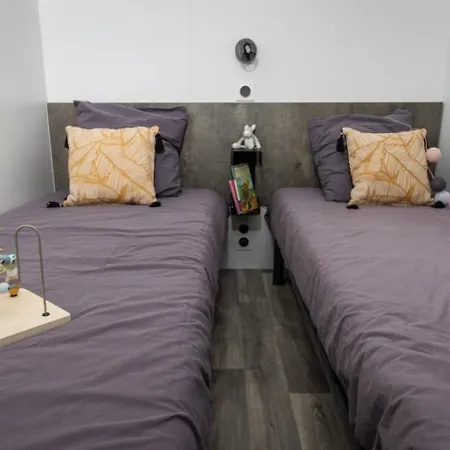 אתר קמפינג Zecamping 4 Etoiles Anime Piscine Couverte 1km Fitness Mobil-home Tv 4*