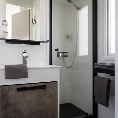 אתר קמפינג Zecamping 4 Etoiles Anime Piscine Couverte 1km Fitness Mobil-home Tv 4*