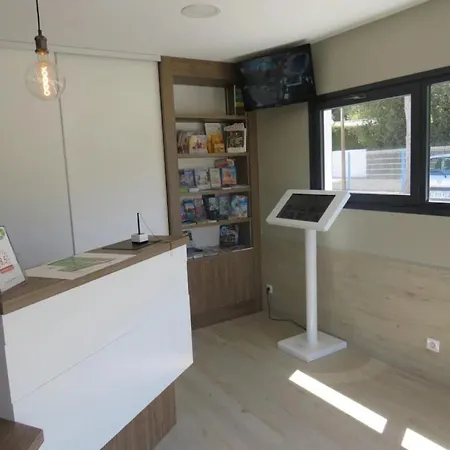Zecamping 4 Etoiles Anime Piscine Couverte 1km Fitness Mobil-home Tv 4* סן ז'אן דה מון