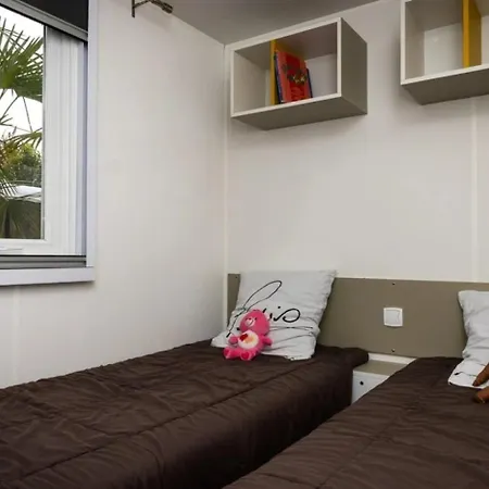 אתר קמפינג Zecamping 4 Etoiles Anime Piscine Couverte 1km Fitness Mobil-home Tv סן ז'אן דה מון