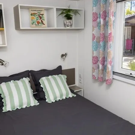 Zecamping 4 Etoiles Anime Piscine Couverte 1km Fitness Mobil-home Tv