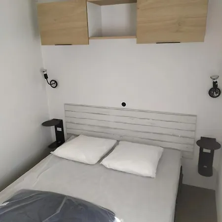 Zecamping 4 Etoiles Anime Piscine Couverte 1km Fitness Mobil-home Tv סן ז'אן דה מון