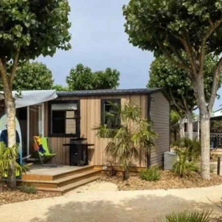 Zecamping 4 Etoiles Anime Piscine Couverte 1km Fitness Mobil-home Tv אתר קמפינג 4*