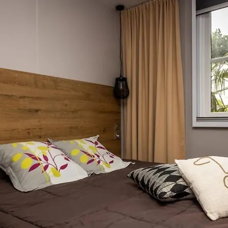 Zecamping 4 Etoiles Anime Piscine Couverte 1km Fitness Mobil-home Tv אתר קמפינג