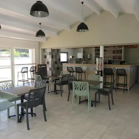 Zecamping 4 Etoiles Anime Piscine Couverte 1km Fitness Mobil-home Tv 4*