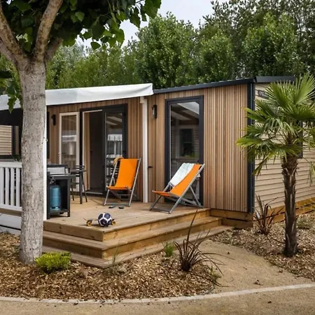 Zecamping 4 Etoiles Anime Piscine Couverte 1km Fitness Mobil-home Tv אתר קמפינג סן ז'אן דה מון