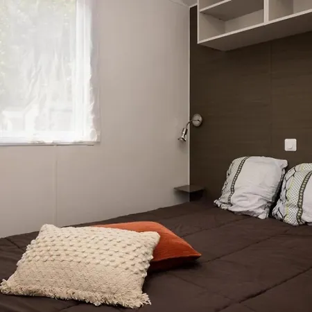 Zecamping 4 étoiles Animé Piscine Couverte 1km Fitness Mobil-home Tv 4*